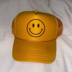 Smiley trucker hat
